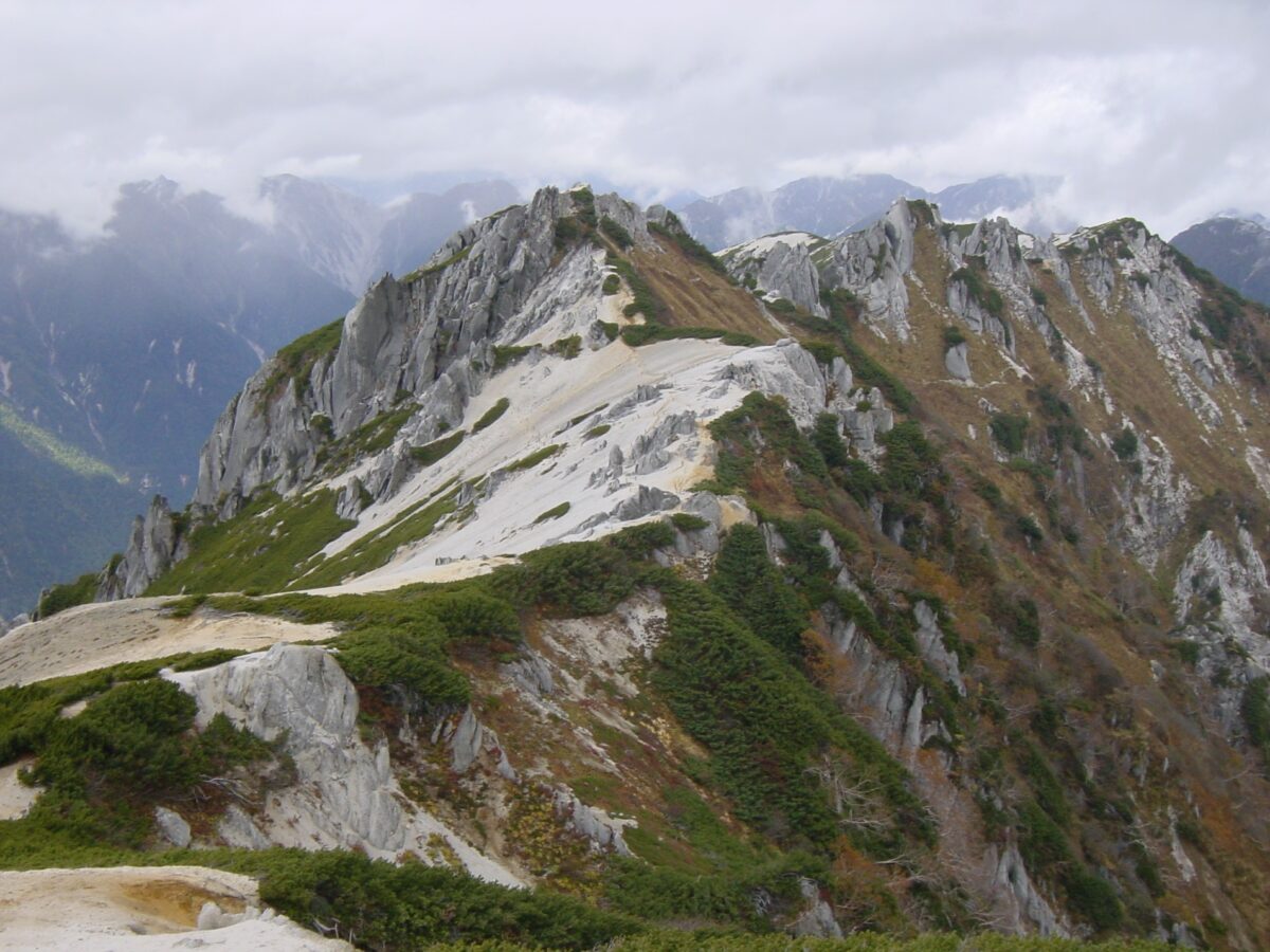 日本二百名山及び新日本百名山に選定されている燕岳