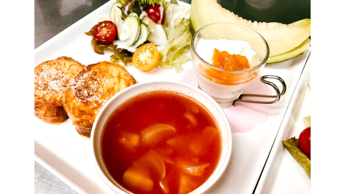フレンチトーストと野菜スープ
