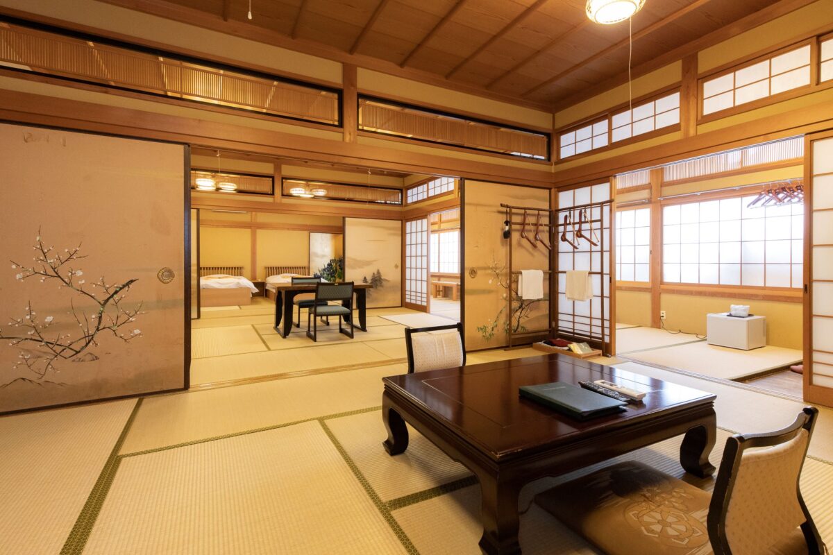 行者の宿 角甚|洞川温泉の歴史宿・露天風呂付き客室と山里料理 photo