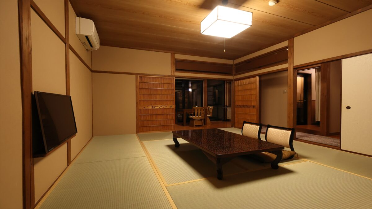 行者の宿 角甚|洞川温泉の歴史宿・露天風呂付き客室と山里料理 photo