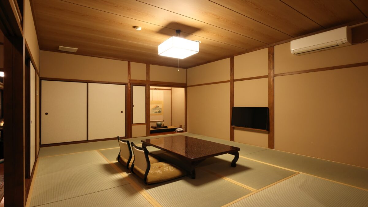 行者の宿 角甚|洞川温泉の歴史宿・露天風呂付き客室と山里料理 photo
