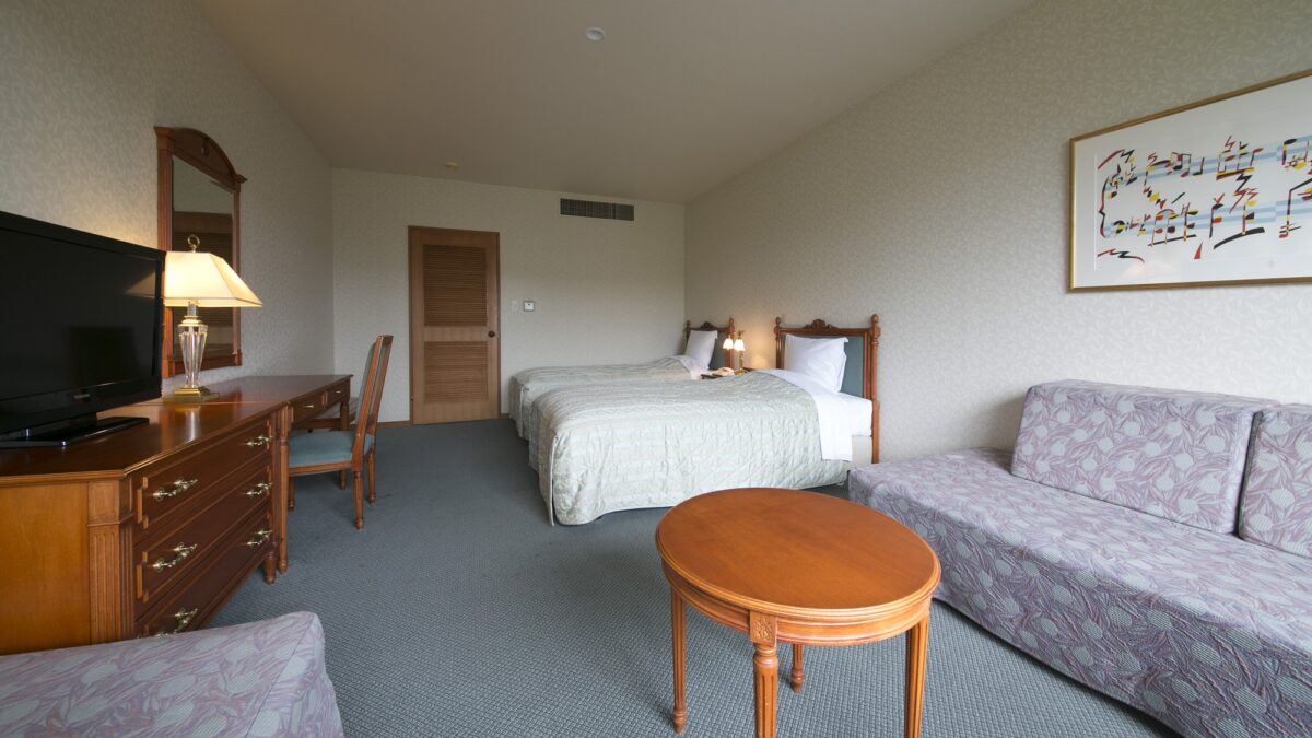 車山高原スカイパークホテル｜標高1500mの絶景露天風呂とリフト旅 photo
