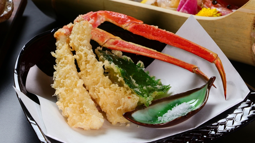 民宿 日の出荘｜竹野浜前の海辺宿・仲買人の鮮魚会席 photo
