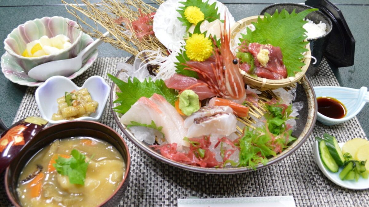 島周の宿 さか井|金華山を望む牡鹿半島の海鮮料理宿 photo