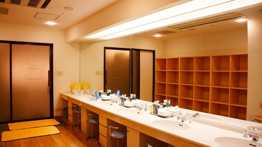 Marroad International Hotel Narita｜成田機場飯店・接駁巴士與跑道景 photo