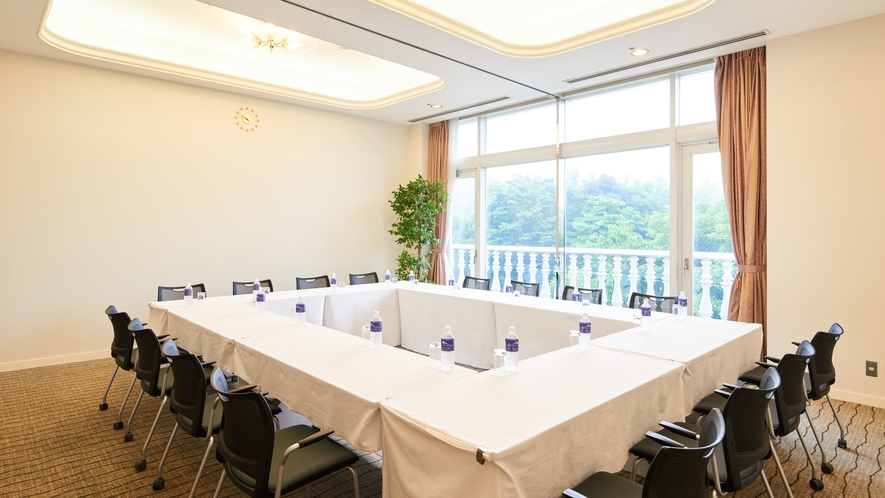 Marroad International Hotel Narita｜成田機場飯店・接駁巴士與跑道景 photo