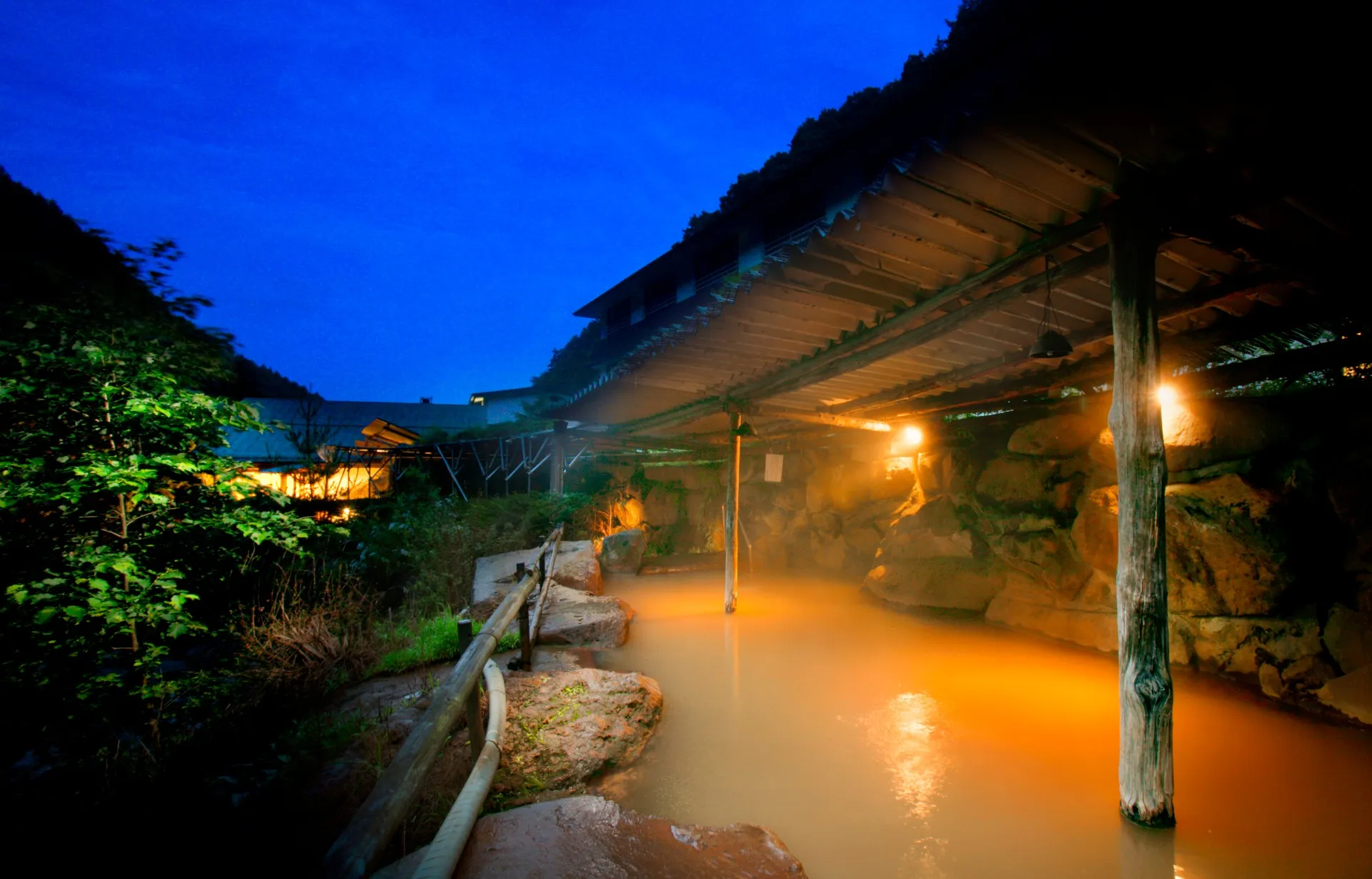 横谷温泉旅館|蓼科・横谷渓谷の黄金色の自家源泉と露天風呂 photo