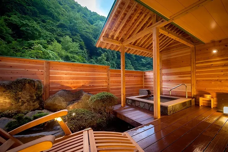 横谷温泉旅館|蓼科・横谷渓谷の黄金色の自家源泉と露天風呂 photo