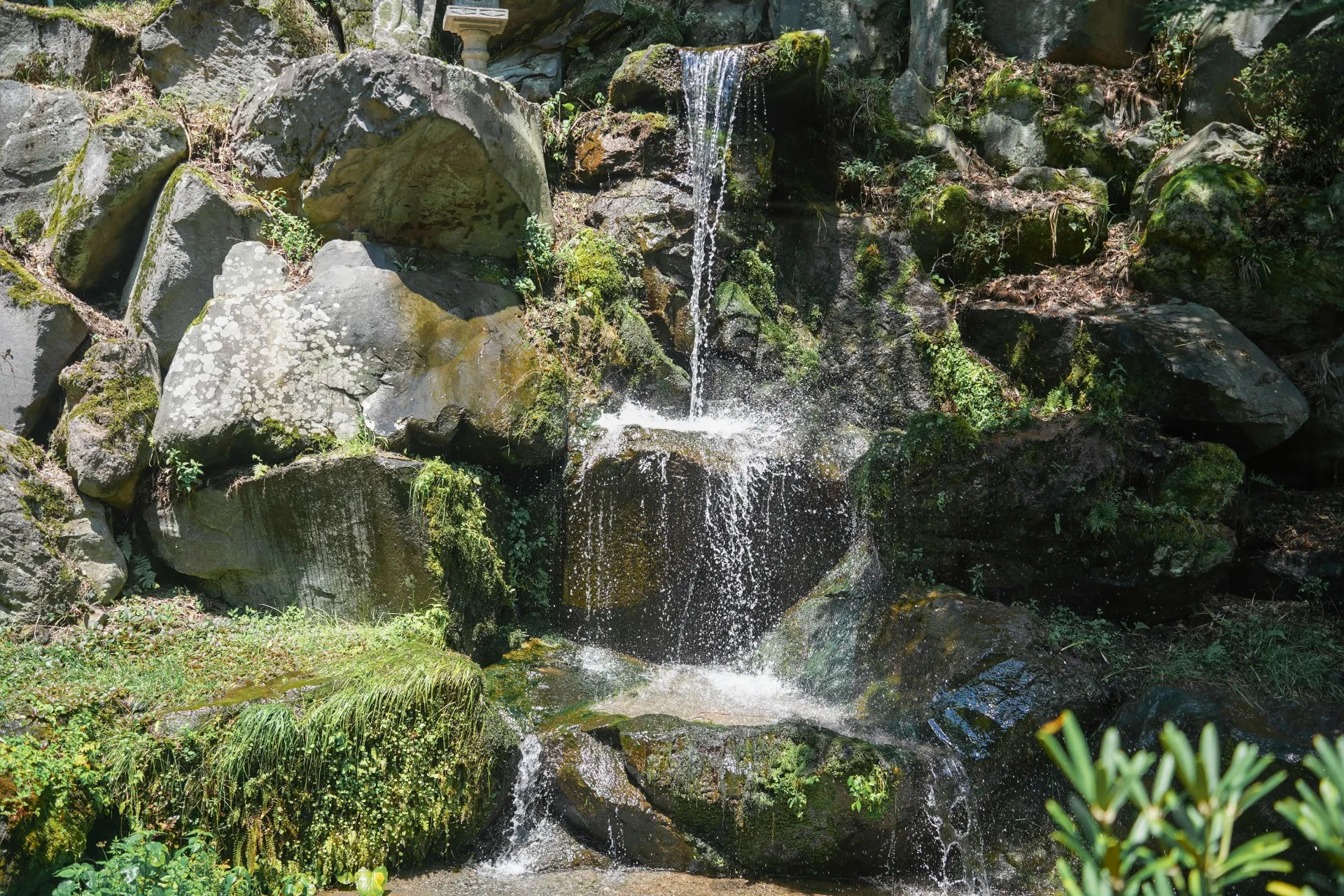 横谷温泉旅館|蓼科・横谷渓谷の黄金色の自家源泉と露天風呂 photo
