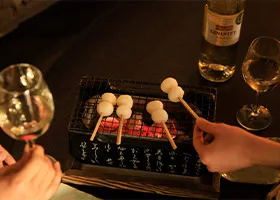 桃太郎 季節の団子焼き<br />
