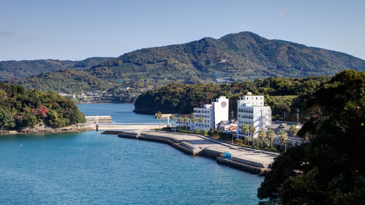 Yunoko Onsen Sea and Sunset photo