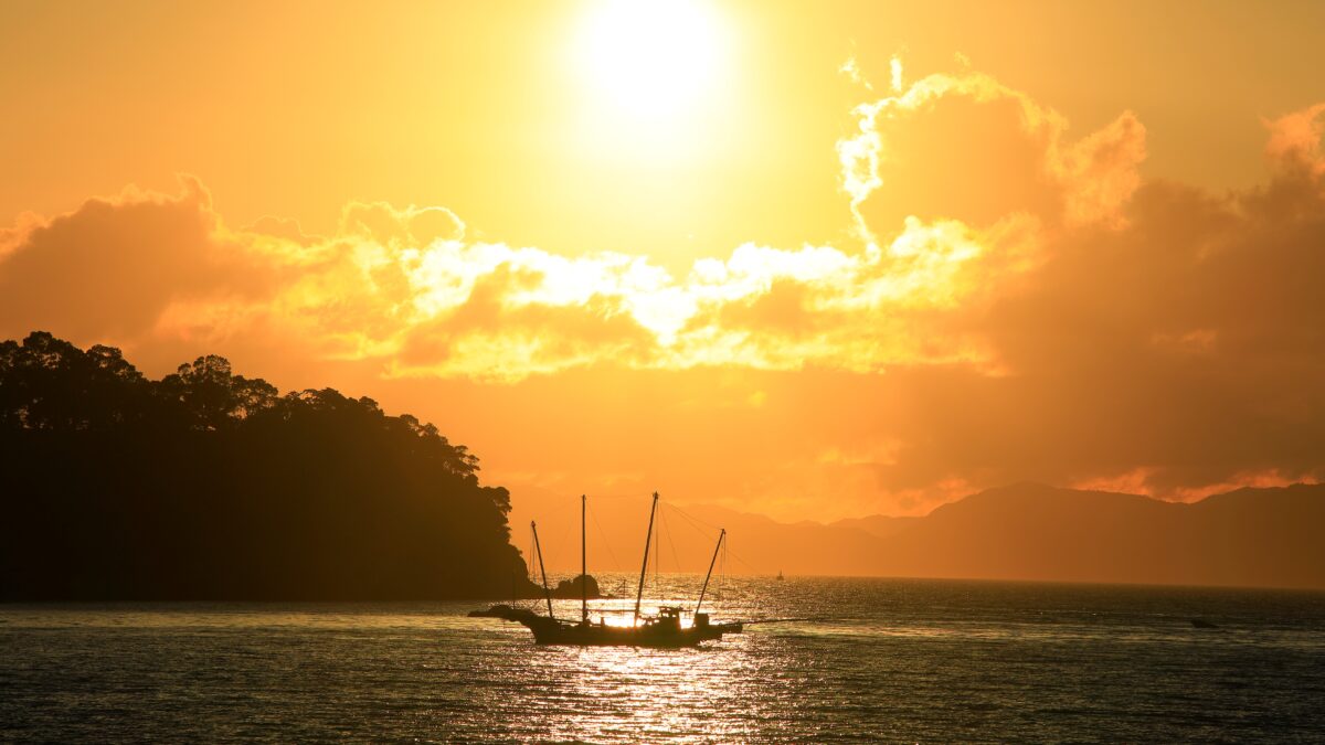 Yunoko Onsen Sea and Sunset photo