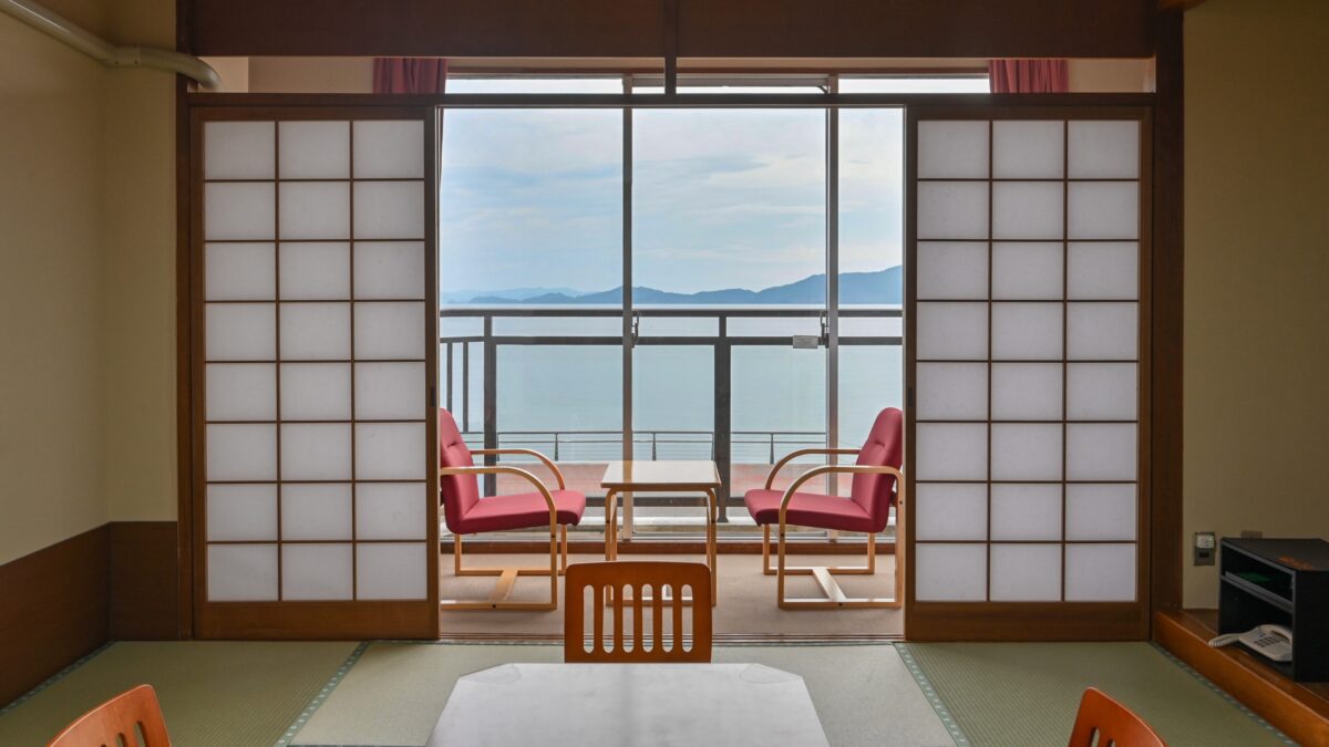Yunoko Onsen Sea and Sunset photo