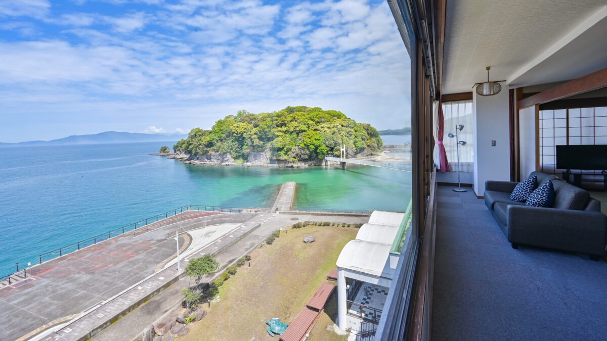 Yunoko Onsen Sea and Sunset photo