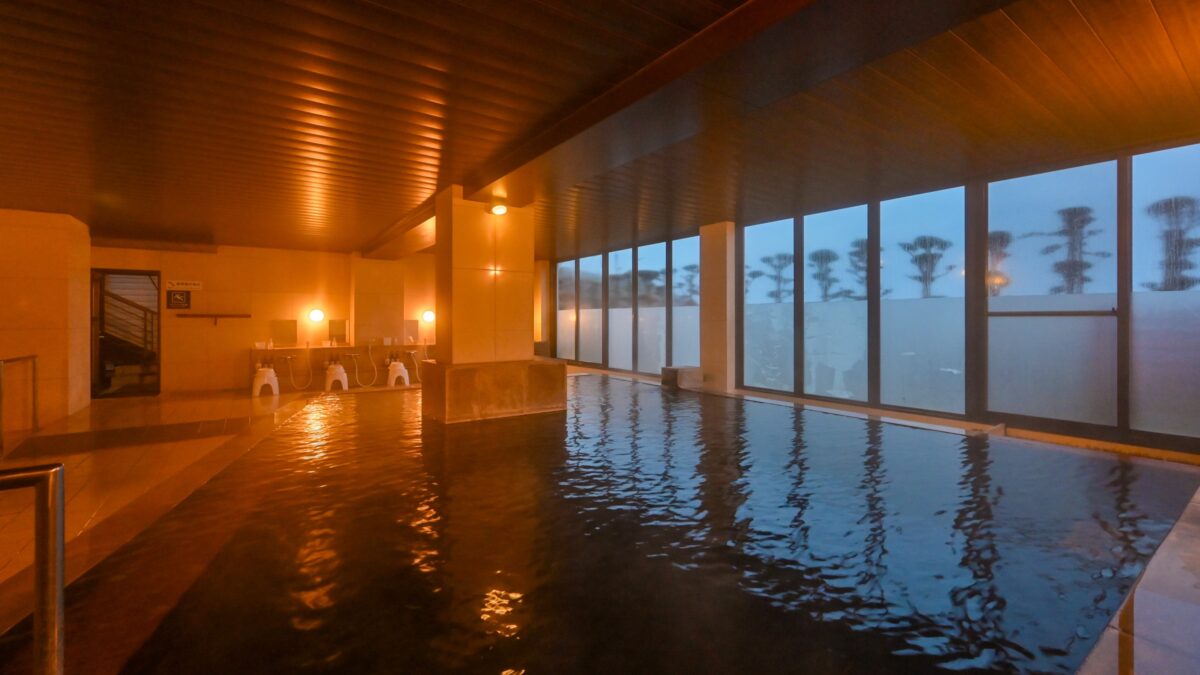 Yunoko Onsen Sea and Sunset photo