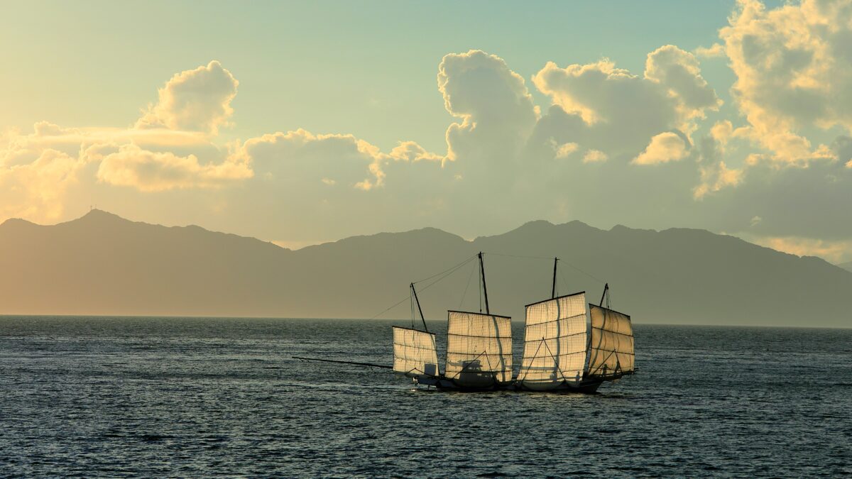 Yunoko Onsen Sea and Sunset photo