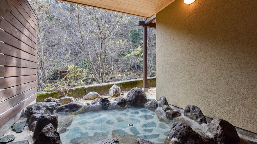 二岐温泉 柏屋旅館｜5つの源泉と足元自噴巌風呂の秘湯宿 photo