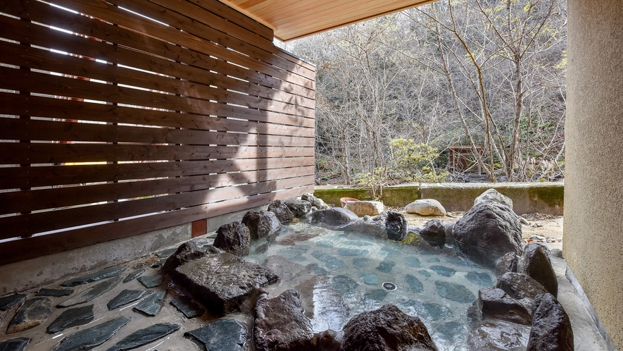 二岐温泉 柏屋旅館｜5つの源泉と足元自噴巌風呂の秘湯宿 photo