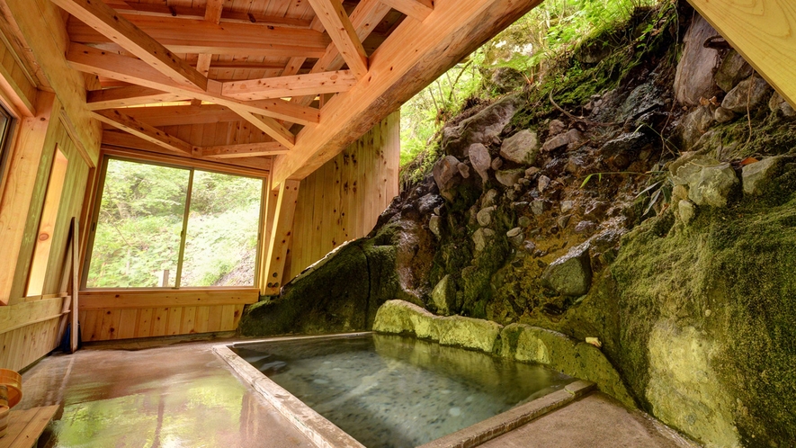 二岐温泉 柏屋旅館｜5つの源泉と足元自噴巌風呂の秘湯宿 photo