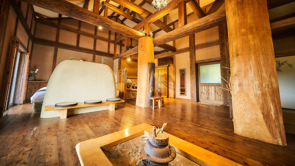 あさぎり山荘ひばり｜地熱利用の宿・球磨産杉の客室と郷土料理 photo