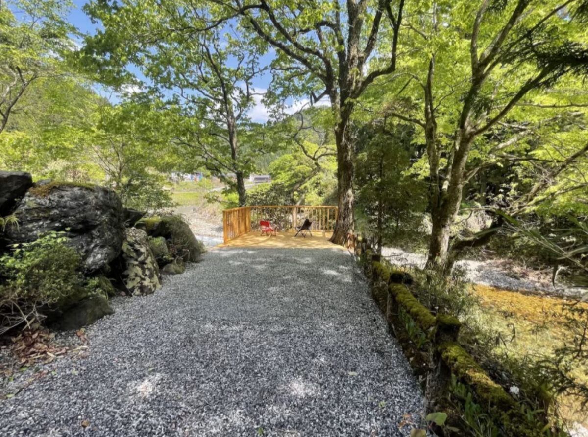 Green Plaza Miyama｜岐阜山縣露營地 / 神崎川與小木屋 photo