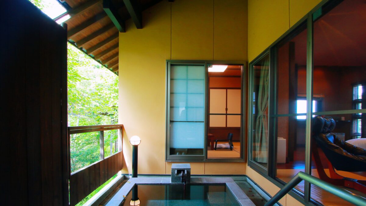 奥ゆのひら　花灯り