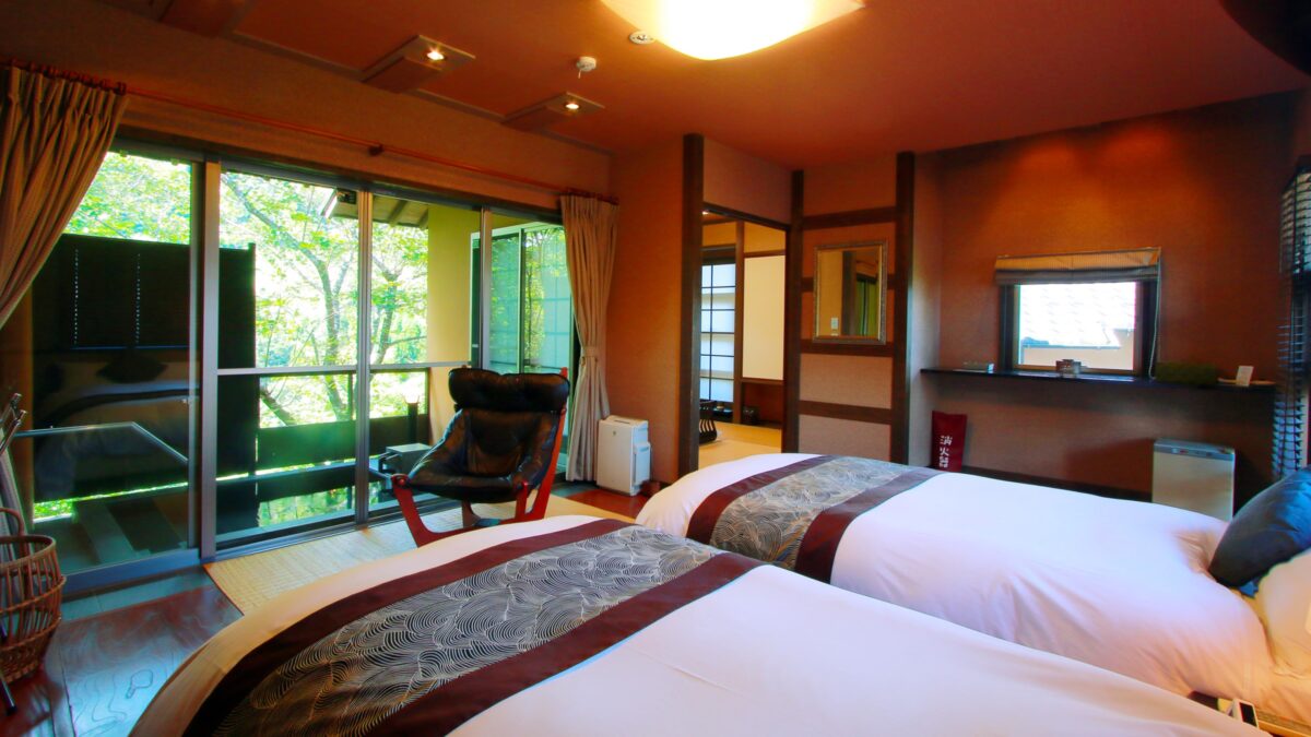 奥ゆのひら　花灯り