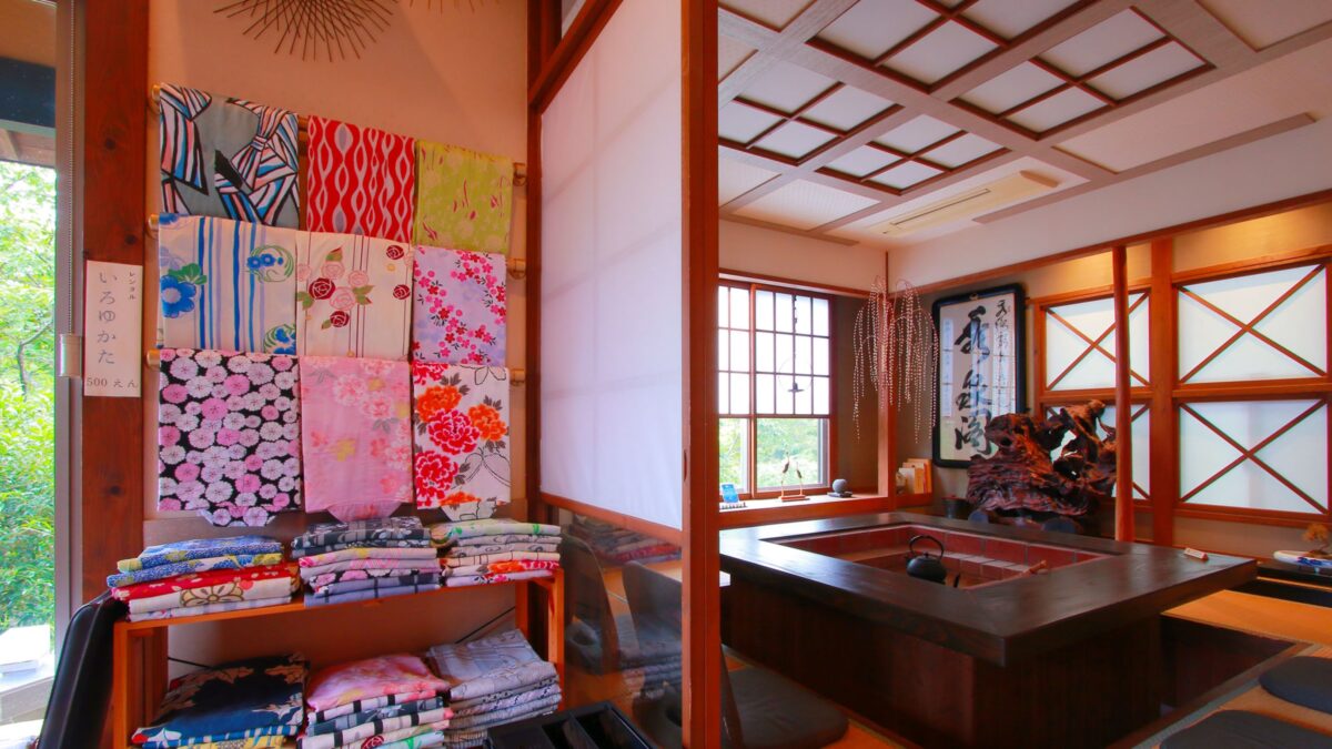 奥ゆのひら　花灯り