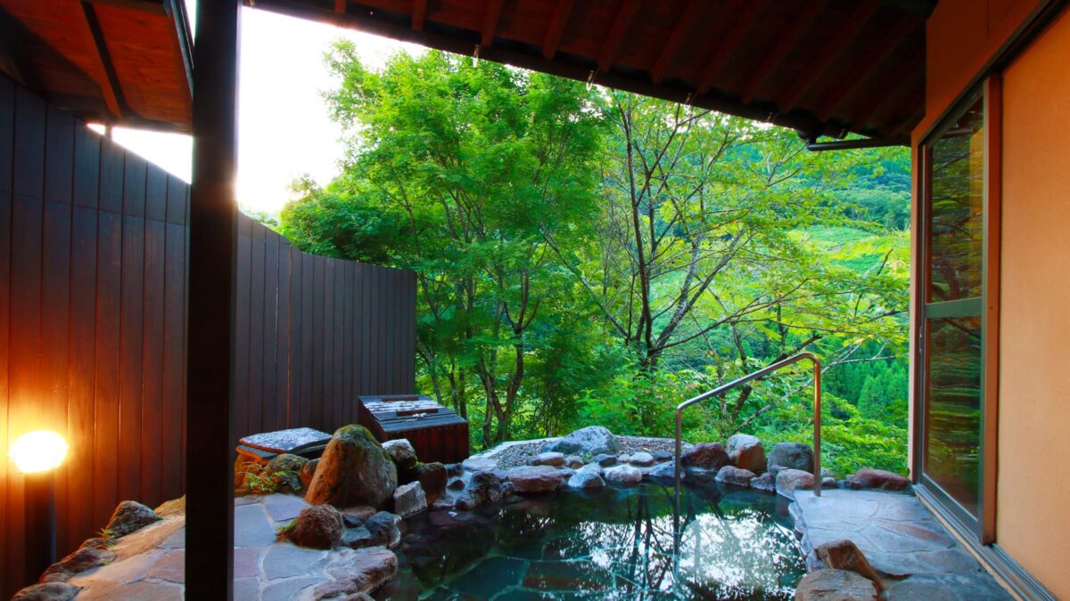 奥ゆのひら　花灯り