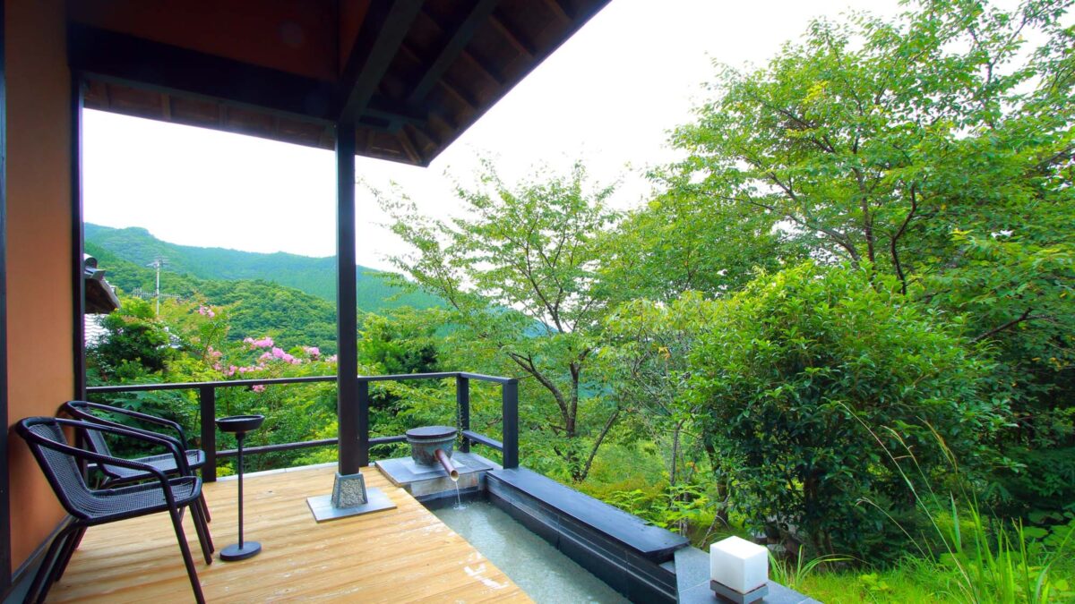 奥ゆのひら　花灯り