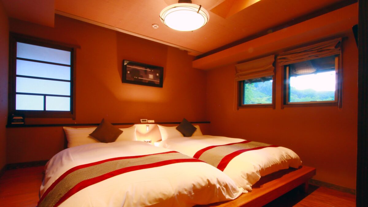 奥ゆのひら　花灯り