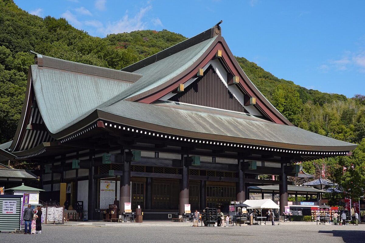最上稲荷 観光ガイド|神仏習合が残る岡山の大きな稲荷寺へ