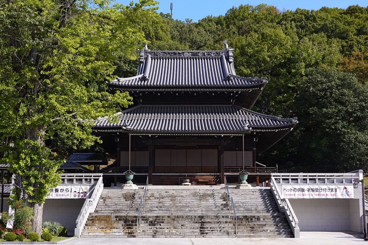 最上稲荷の根本大堂