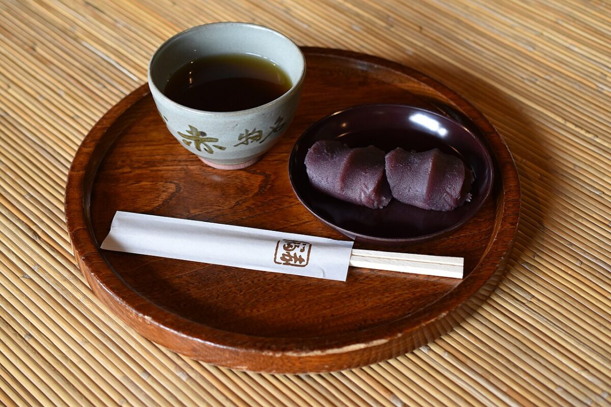 伊勢名物の赤福餅