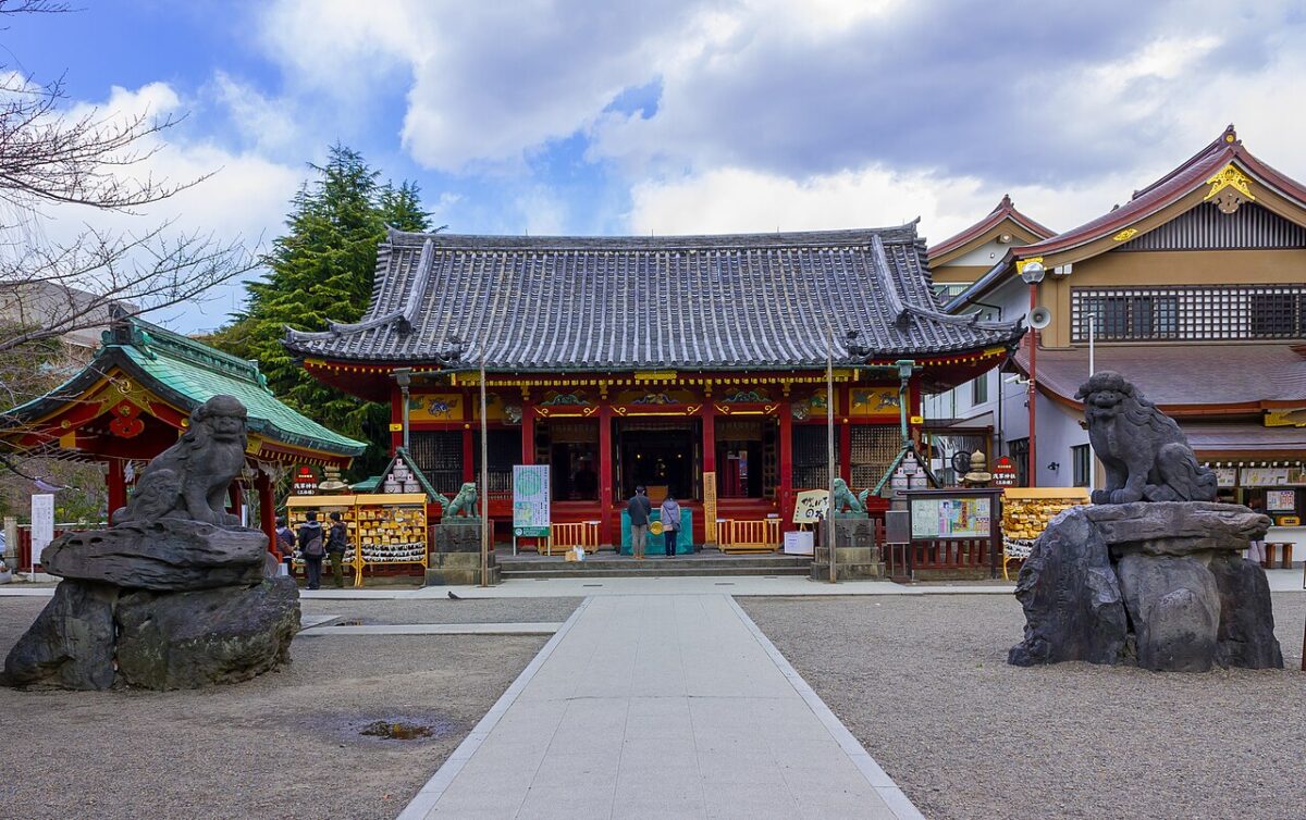 浅草寺のとなりの浅草神社