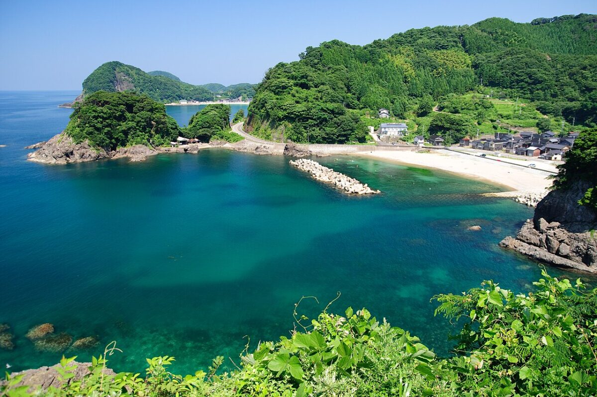 竹野町の浜須井の入り江