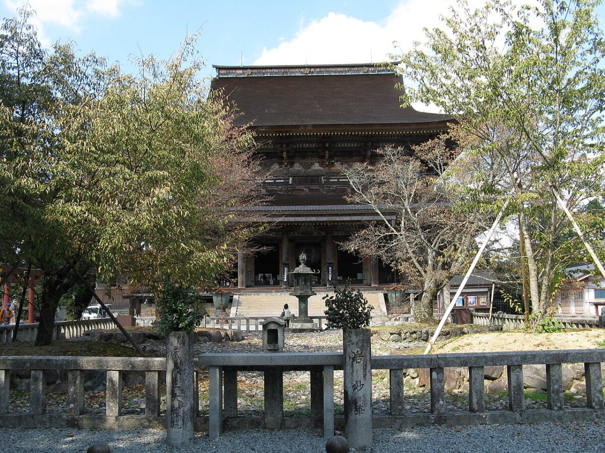 四本桜と蔵王堂
