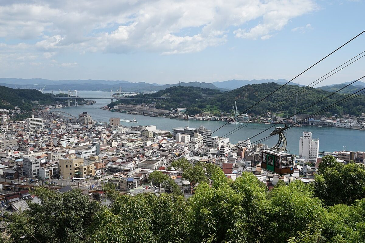 千光寺から見た尾道の町とロープウェイ