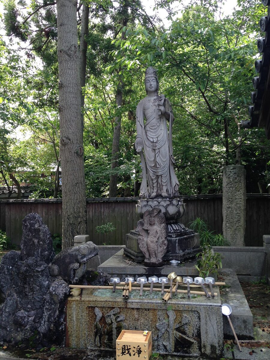 霊山寺の縁結び観音