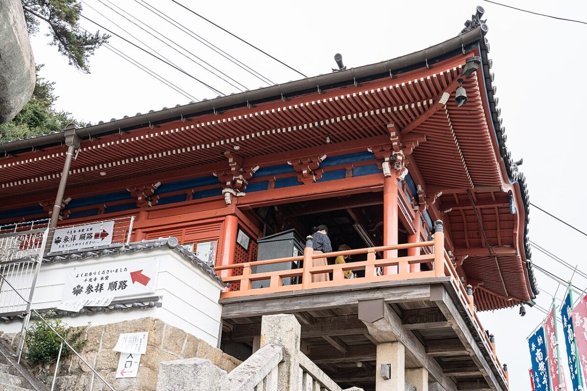 千光寺本堂の正面