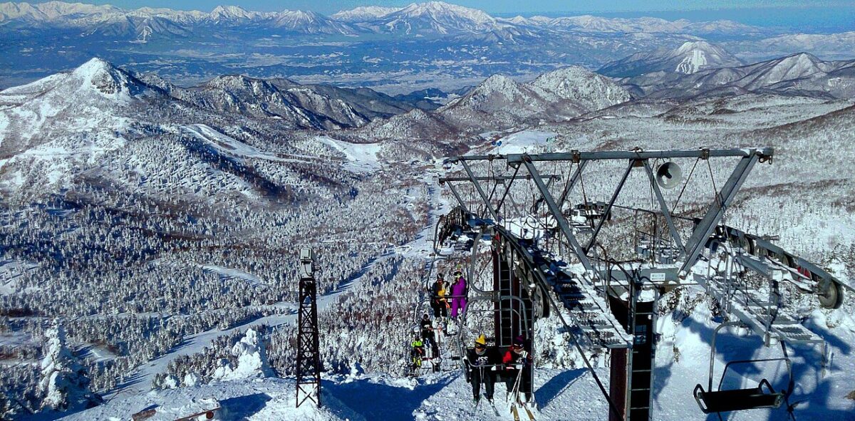 橫手山滑雪場