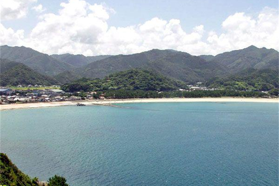 白鶴浜海水浴場 観光ガイド｜天草西海岸の白砂と青い海を楽しむ