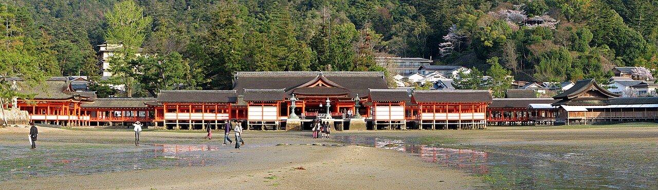 嚴島神社海上社殿、迴廊與瀨戶內海全景