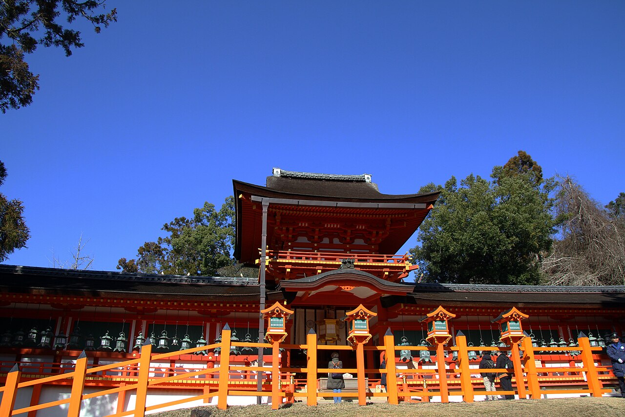 春日大社中門與朱紅回廊