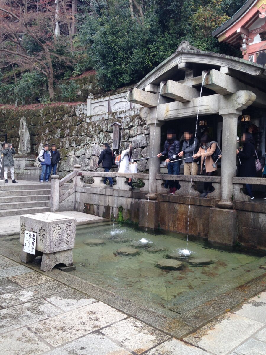 清水寺境內的音羽瀑布