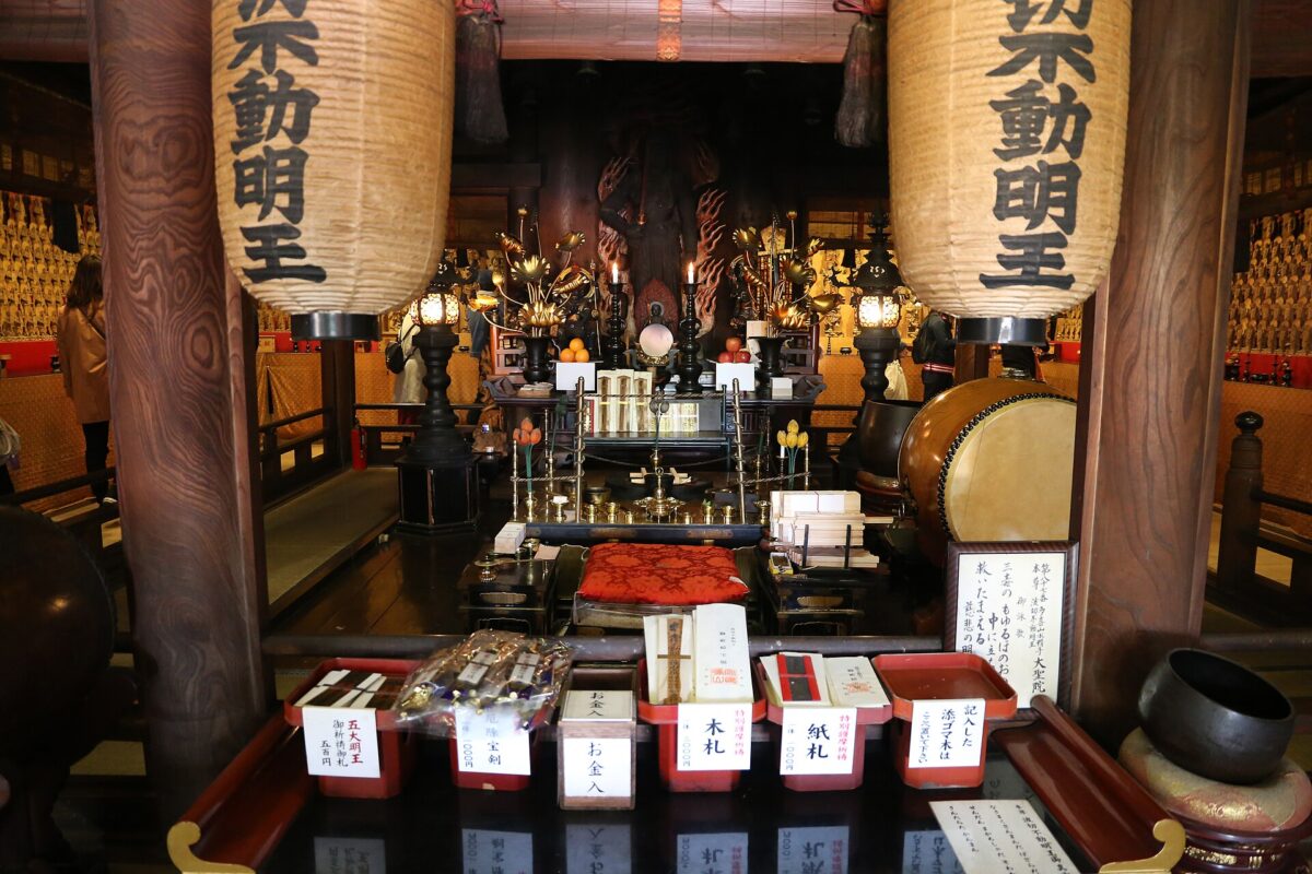 宮島大聖院境內的佛堂與供壇