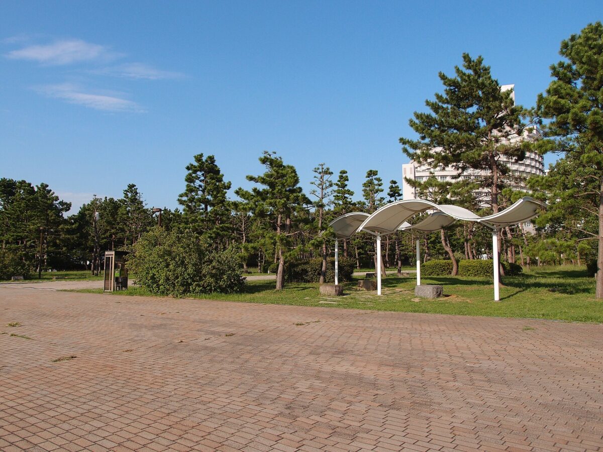 台場海濱公園人工沙灘與東京灣水岸