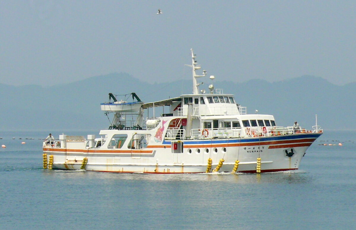 仁斗田港停靠的網地島航線船舶歷史照片