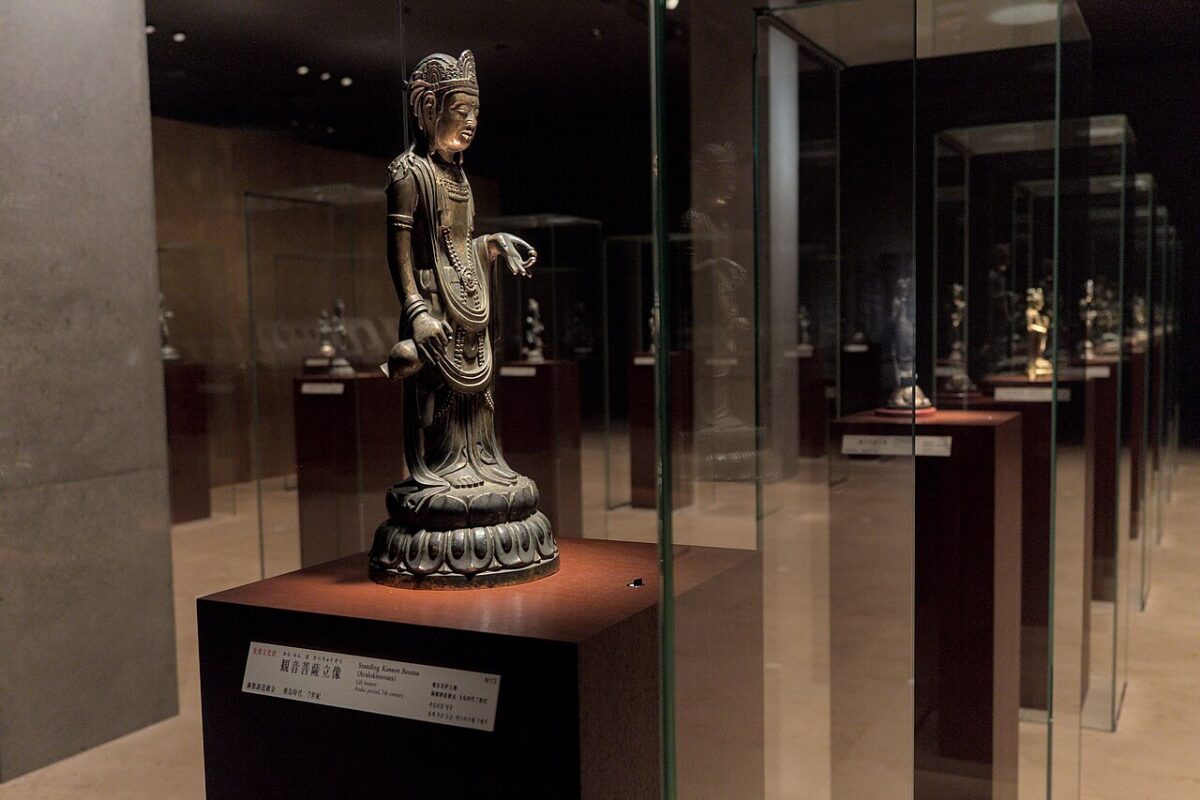 東京國立博物館法隆寺寶物館內的金銅佛展示室