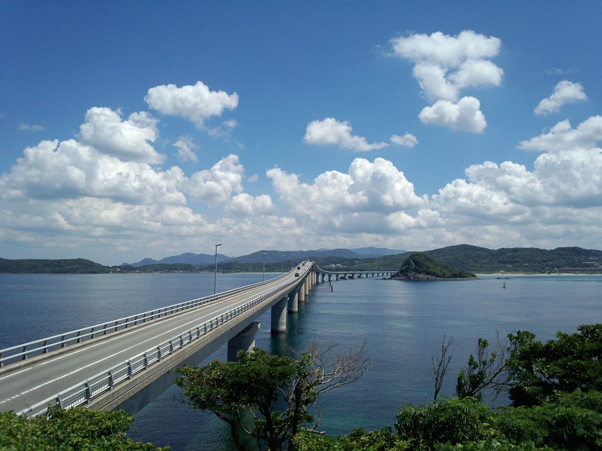 角島大橋從角島側望向本州的海景